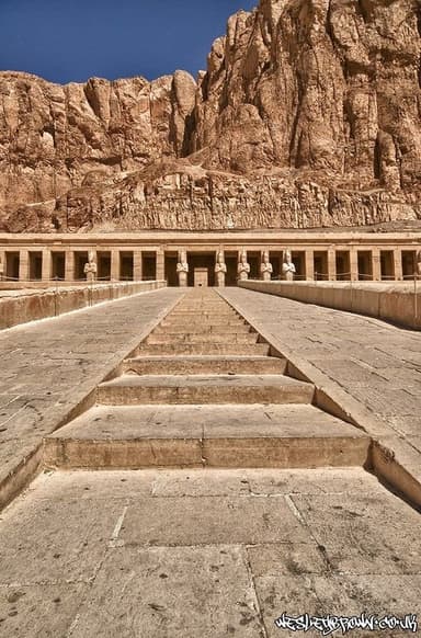 Day Tour to Valley of the Queens, Habu & Ramesseum-2